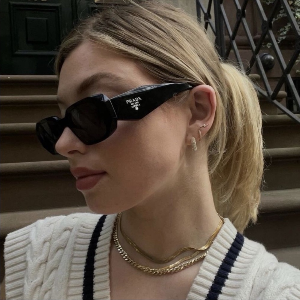 Black Prada symbole glasses